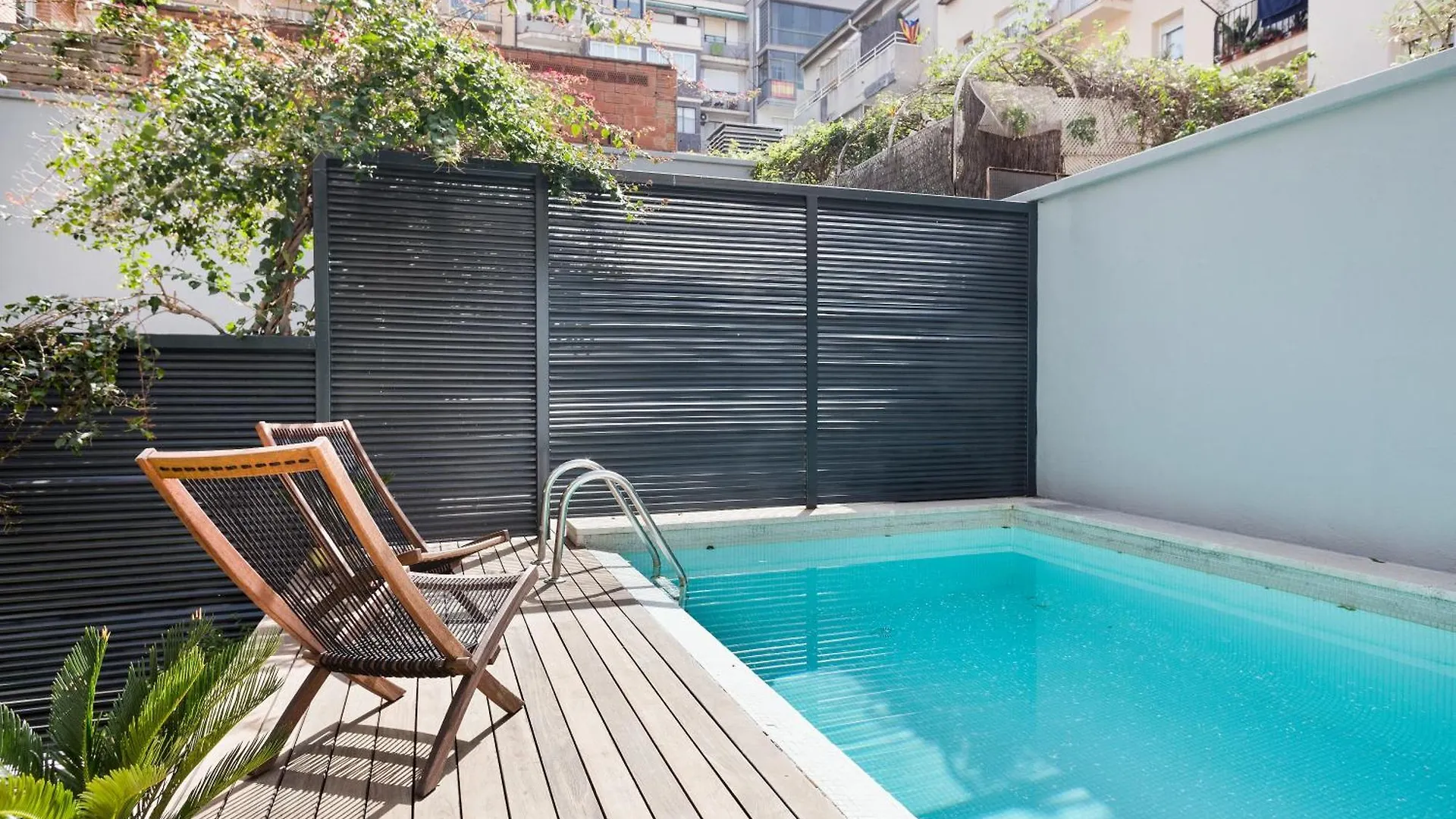 My Space Emirates - Modern Duplex With Private Garden And Swimming Pool Barcelona Apartment