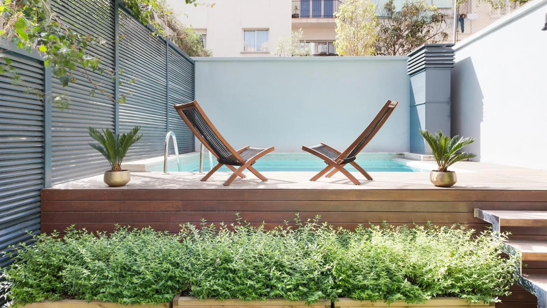 Apartment My Space Emirates - Modern Duplex With Private Garden And Swimming Pool Barcelona