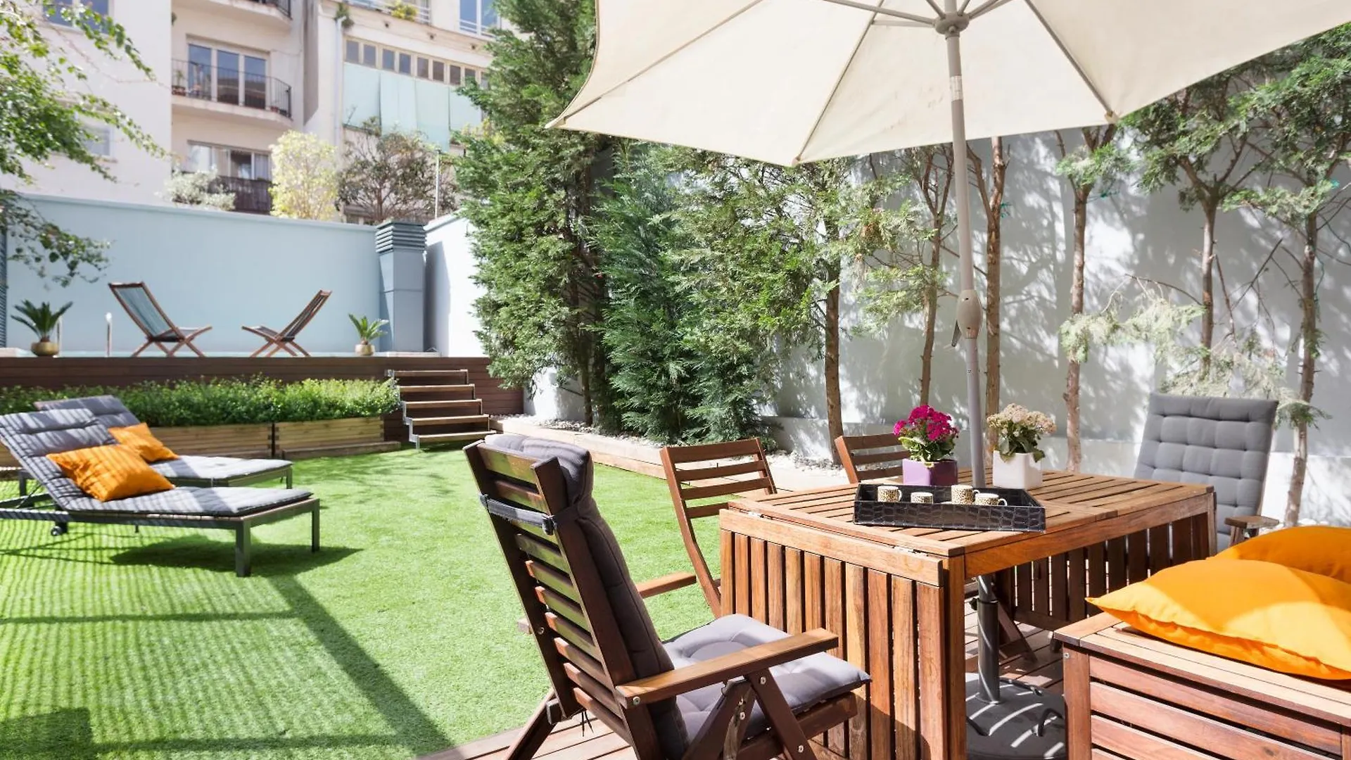 My Space Emirates - Modern Duplex With Private Garden And Swimming Pool Barcelona Spain