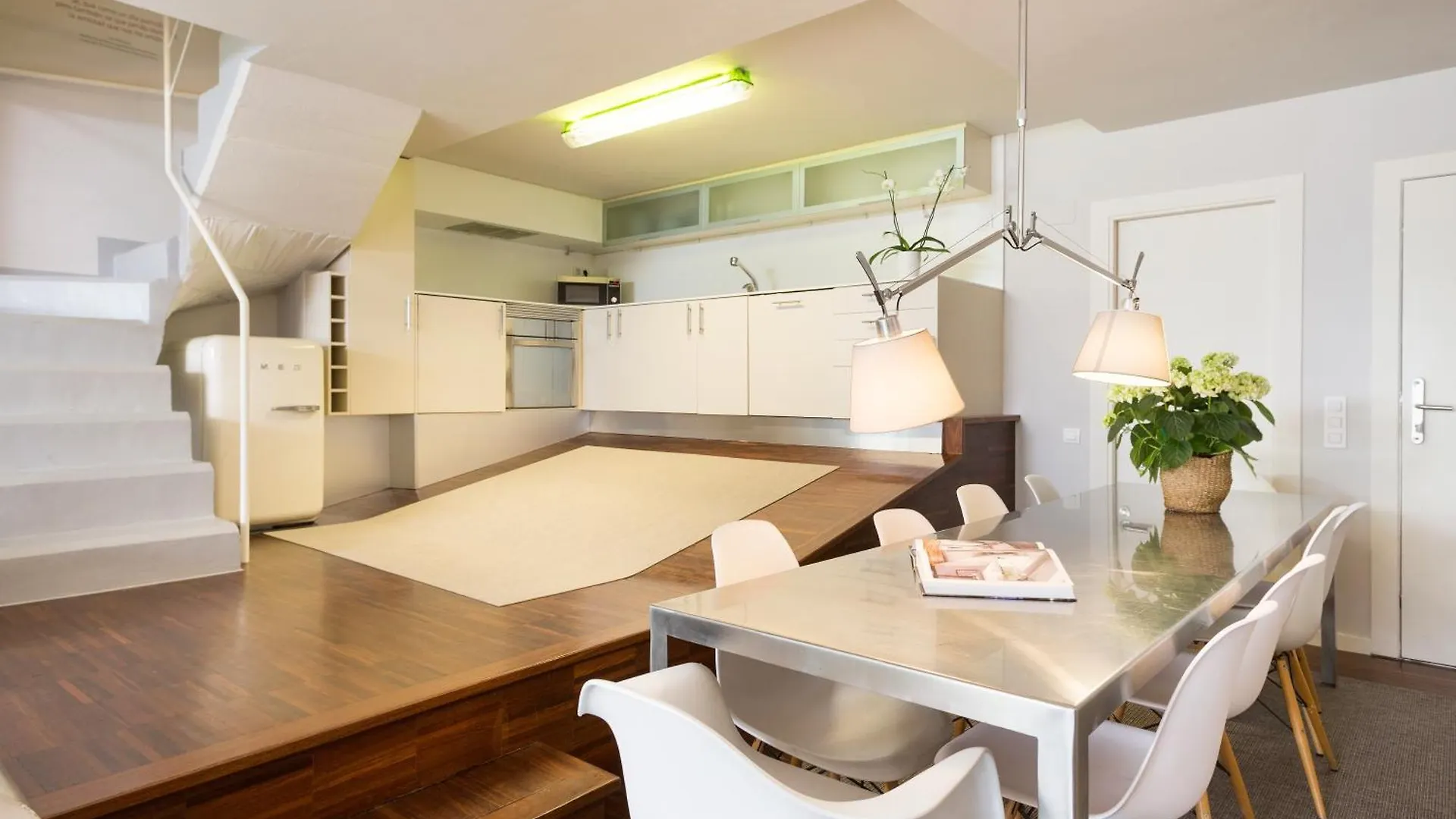 My Space Emirates - Modern Duplex With Private Garden And Swimming Pool Barcelona Apartment