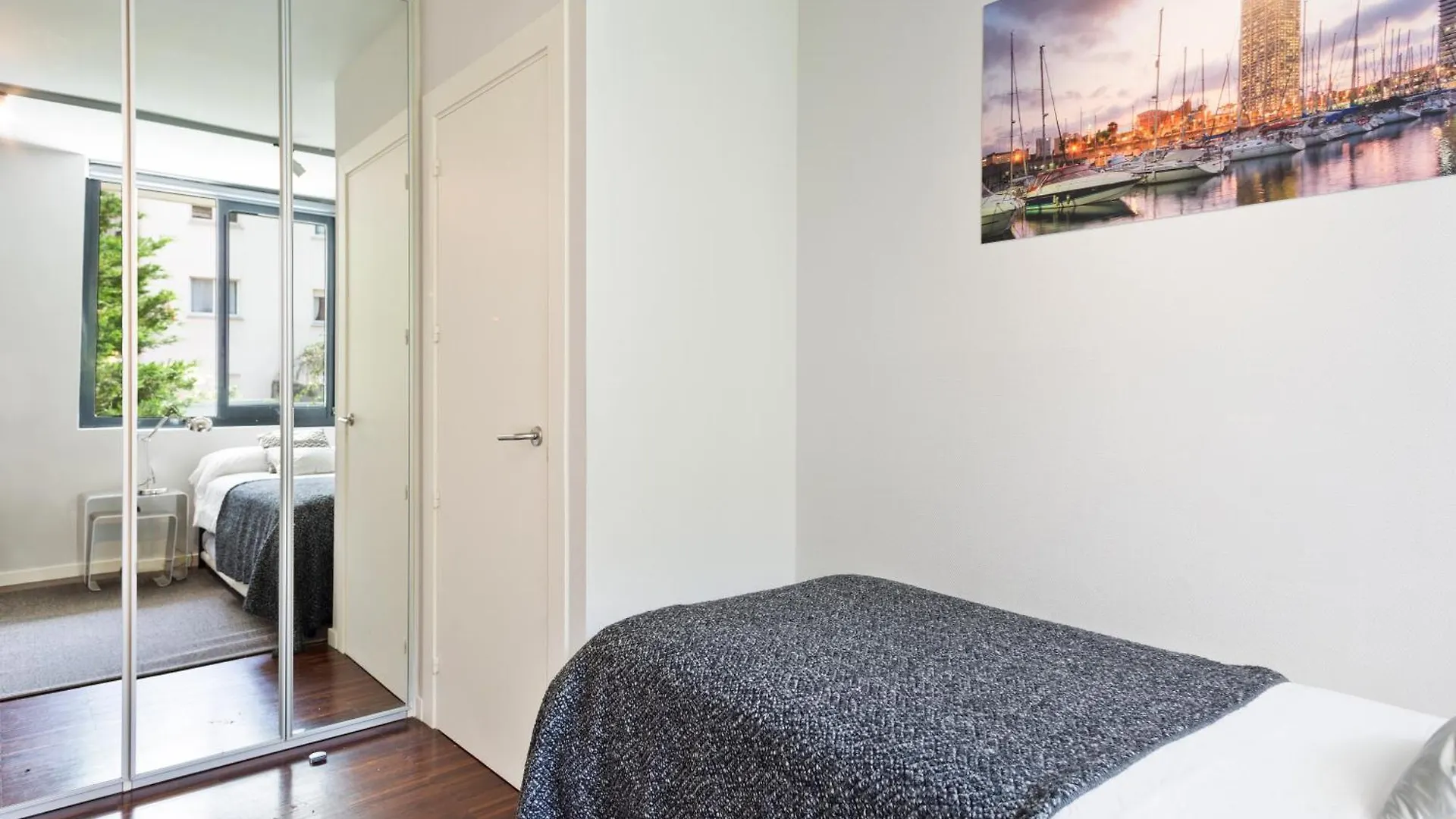 My Space Emirates - Modern Duplex With Private Garden And Swimming Pool Barcelona Spain